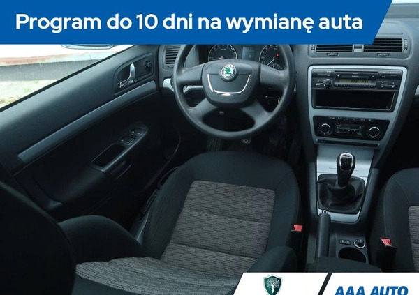 Skoda Octavia cena 23600 przebieg: 208953, rok produkcji 2012 z Mikstat małe 106